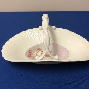 Mikasa Design Sandy Lehman Bone China “ Mom I Love You” 82036 Basket